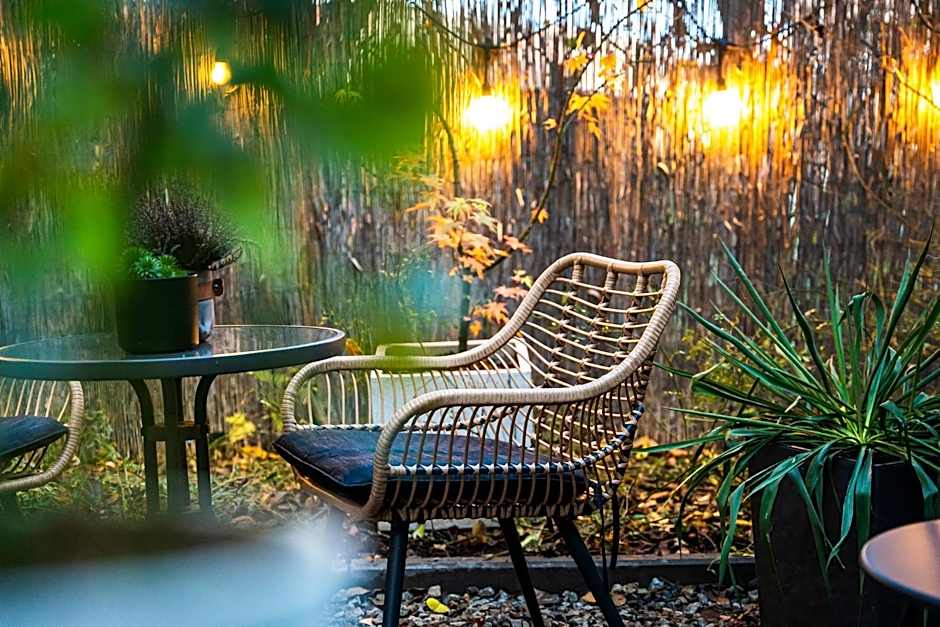 Akira Bed & Breakfast