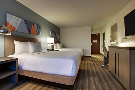 One Bedroom Kitchen Suite with Two Queen Beds and Sofa Bed
