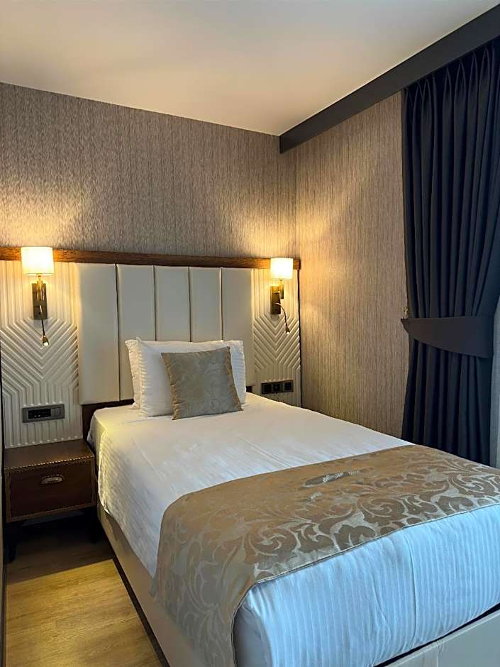 Operla Airport Hotels, Trademark Collection by Wyndham