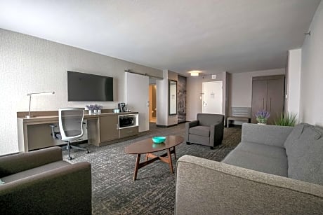 Queen Suite with Two Queen Beds