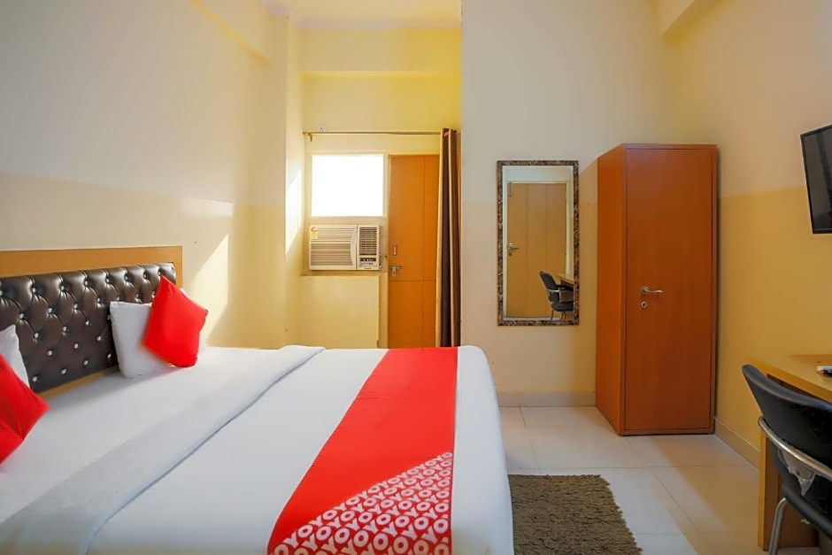 OYO 28629 Hotel Crosswind