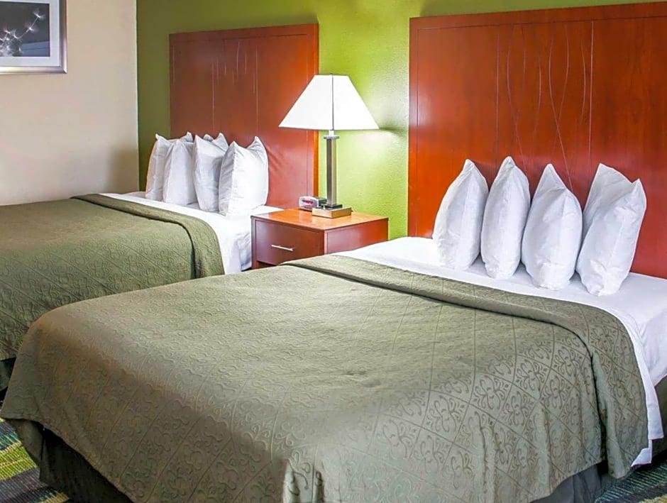 Quality Inn & Suites South Bend Airport