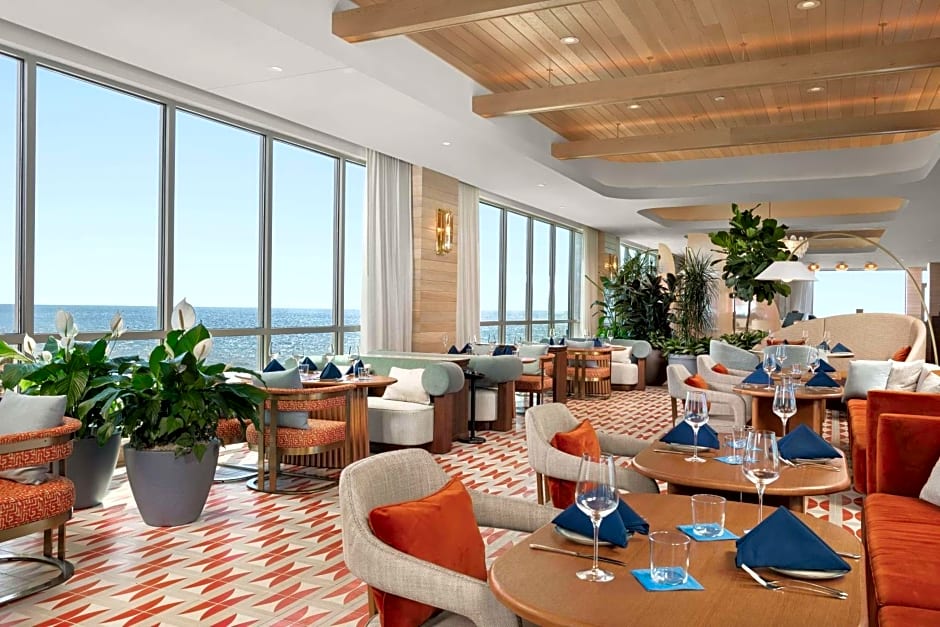 The Hiatus Clearwater Beach, Curio Collection by Hilton