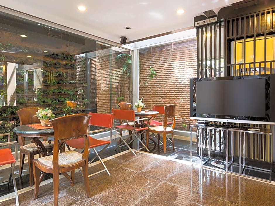 Silom Convent Garden Hotel