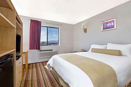 1 Queen Bed Non-Smoking
