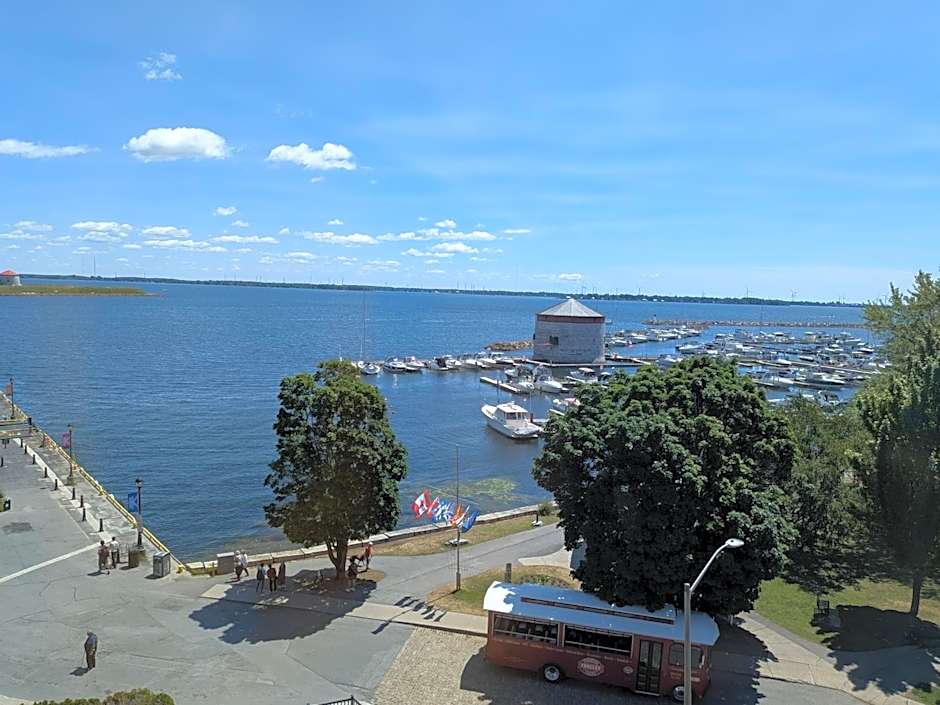 Confederation Place Hotel