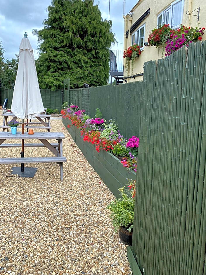 Greyhound Country Inn