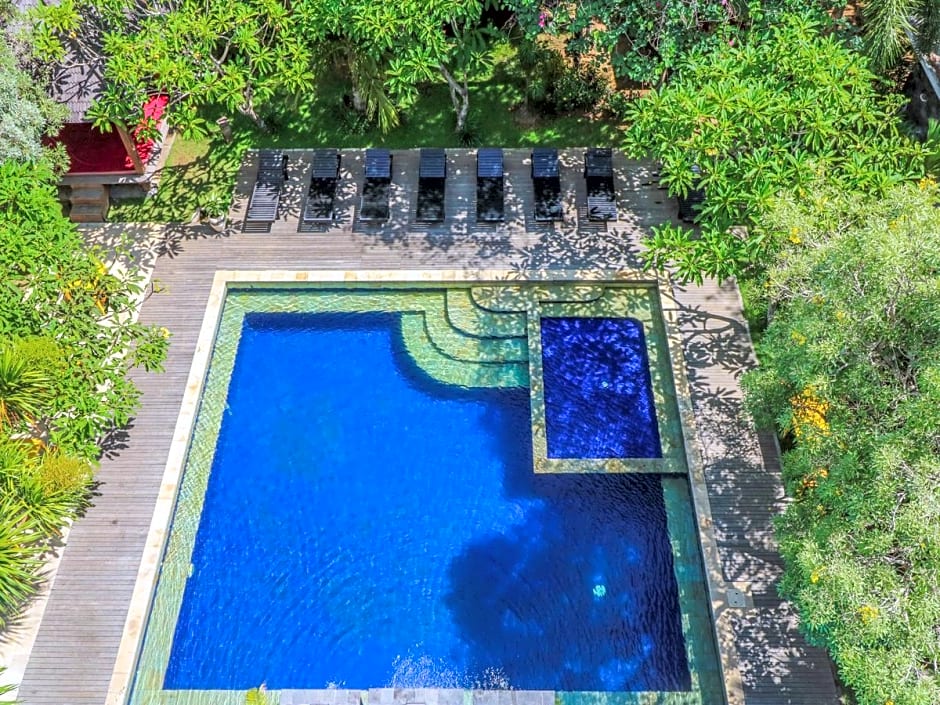 Capital O 2114 Grand Jimbaran Boutique Hotel