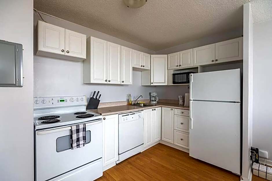 Bright DT Apt #7A, Amazing View