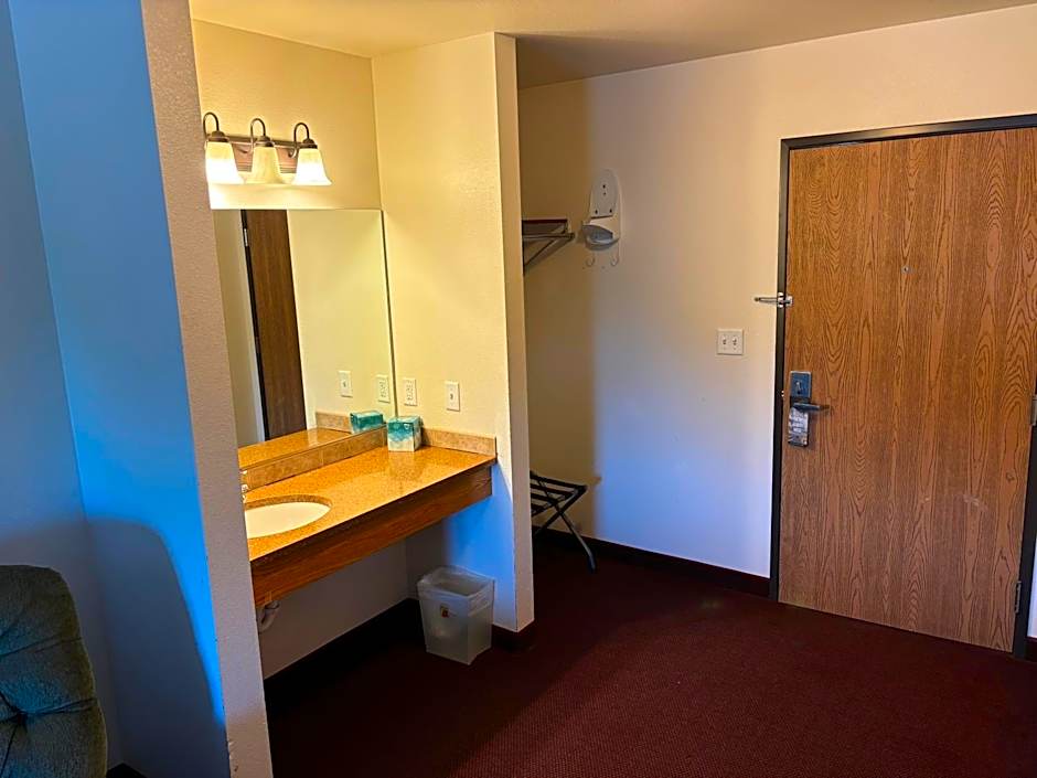 Super 8 by Wyndham Rexburg