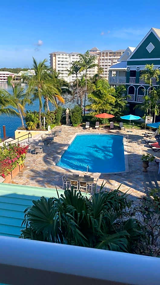 Pelican Bay Hotel