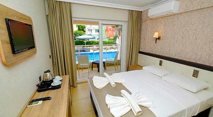 MONİ HOTEL
