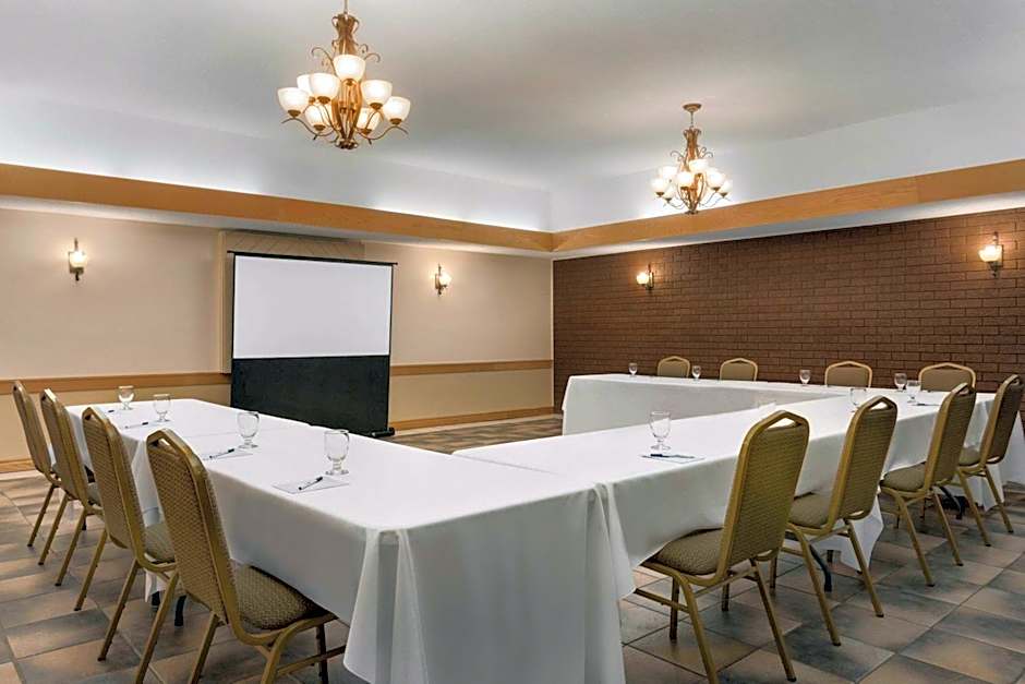 Travelodge by Wyndham Simcoe