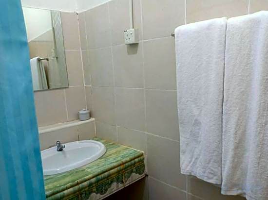 OYO 90675 Holiday View Inn – Kuala Tahan, 