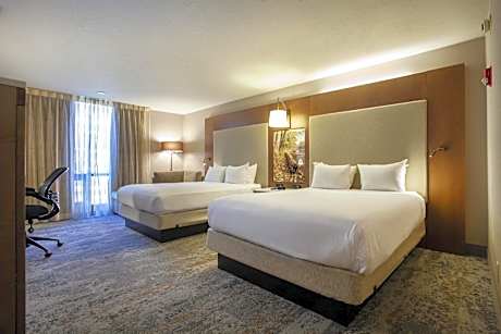 Queen Room with Two Queen Beds and View