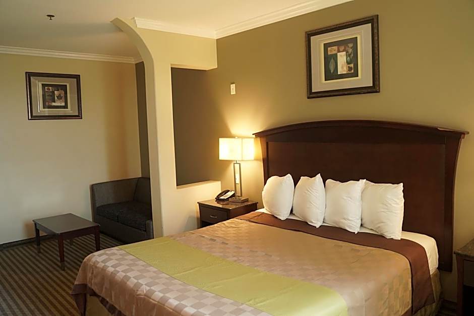 Harbor Inn & Suites