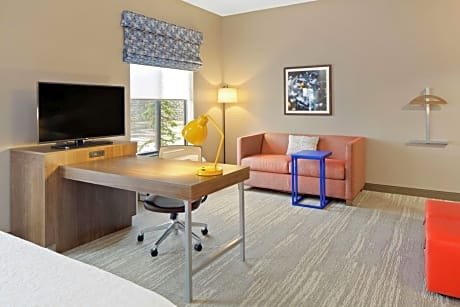 King Studio Suite with Sofa Bed - Non-Smoking