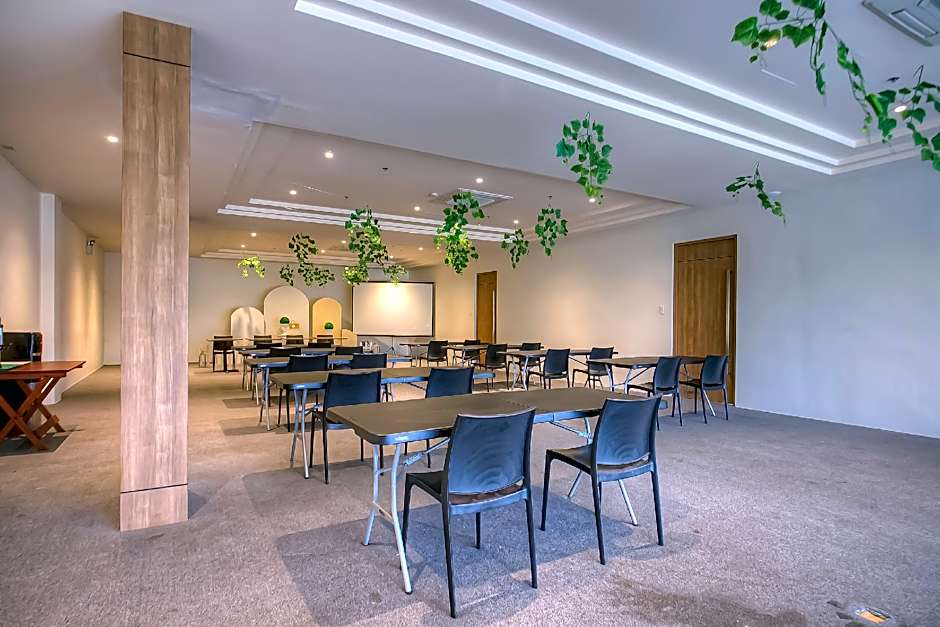 OYO 1080 THE BEST INN