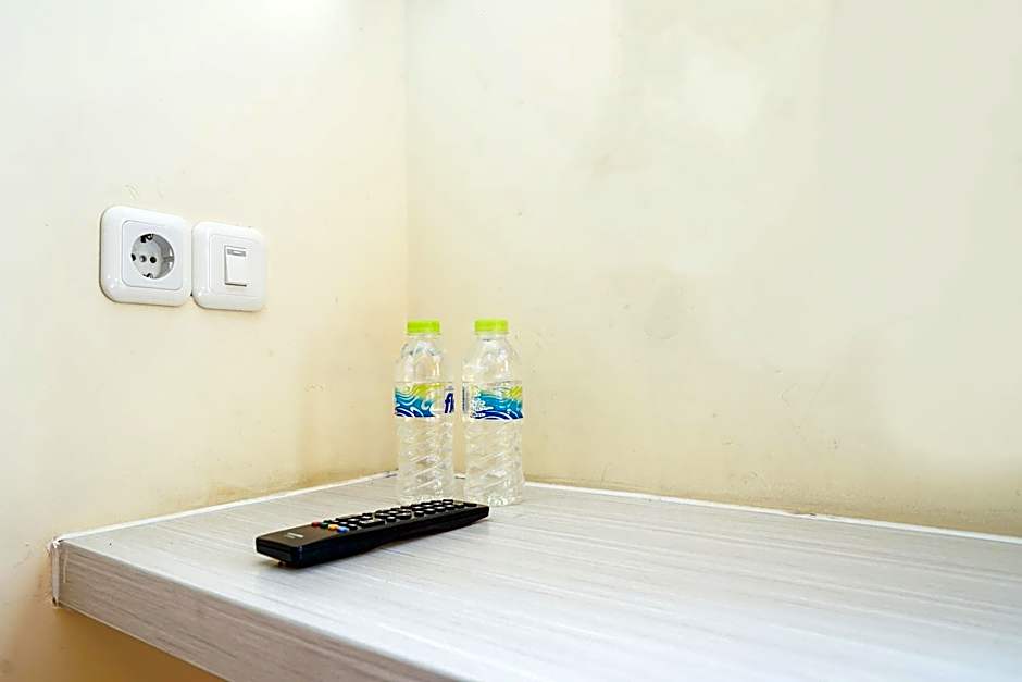 Pratisarawirya Guesthouse by ecommerceloka