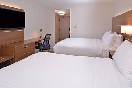 Standard Queen Room with Two Queen Beds