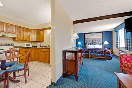 1 King Bed Studio Suite Non-Smoking