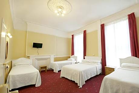 Family Room (5 Adults)