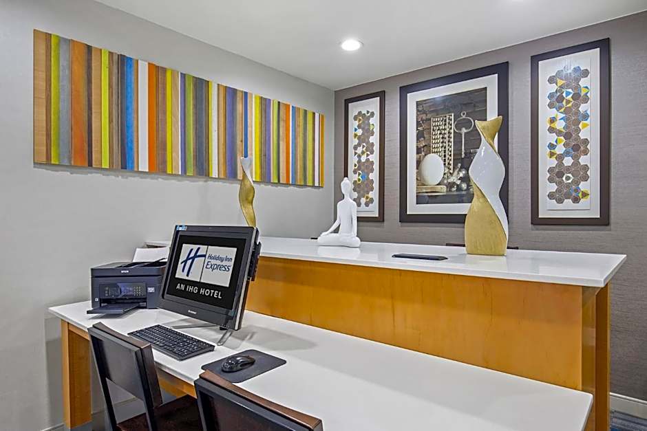 Holiday Inn Express & Suites Locust Grove By IHG