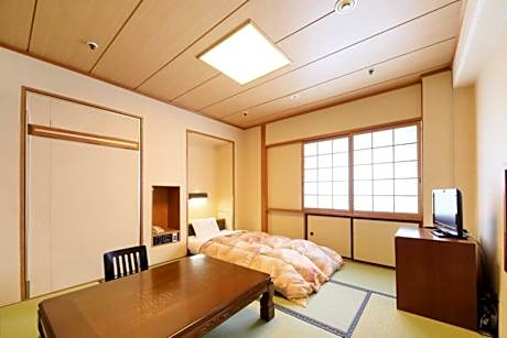 Japanese-Style Quadruple Room