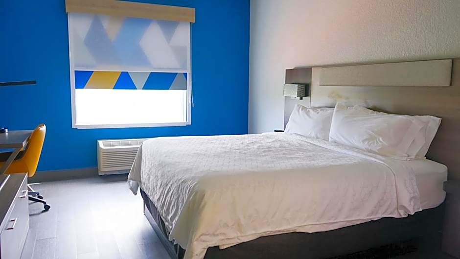 Holiday Inn Express & Suites Lakeland North - I-4 By IHG