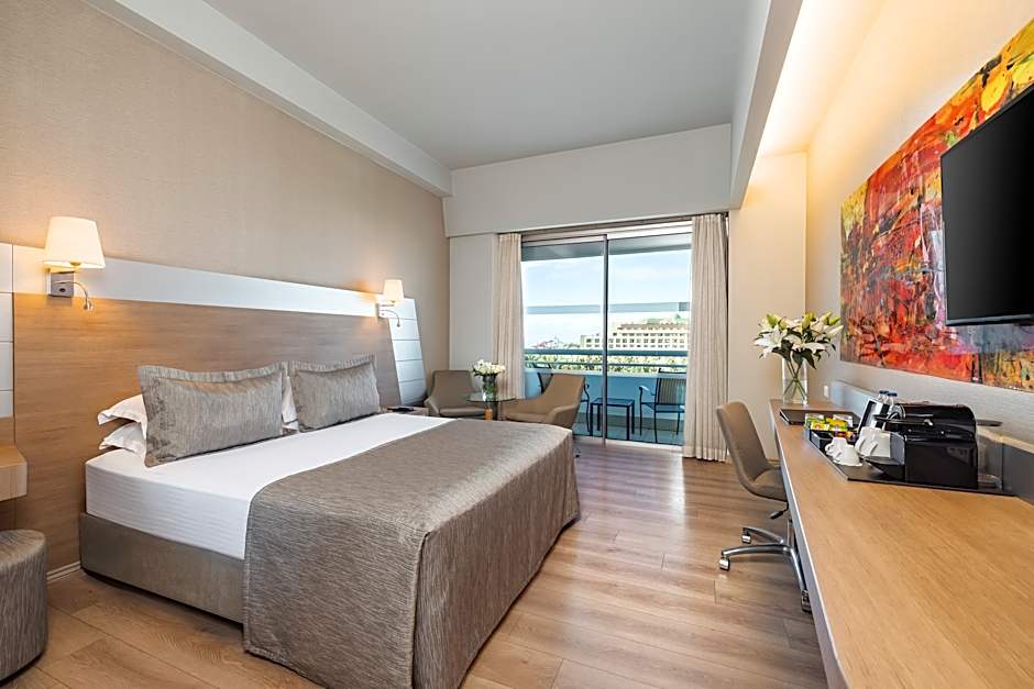 Photo 1 of 6 of Deluxe, Sea View, Balcony