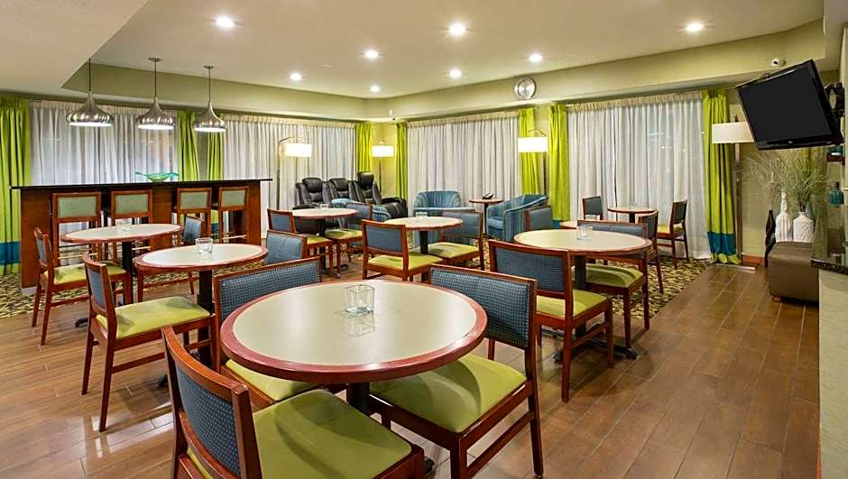 Baymont by Wyndham Thornton