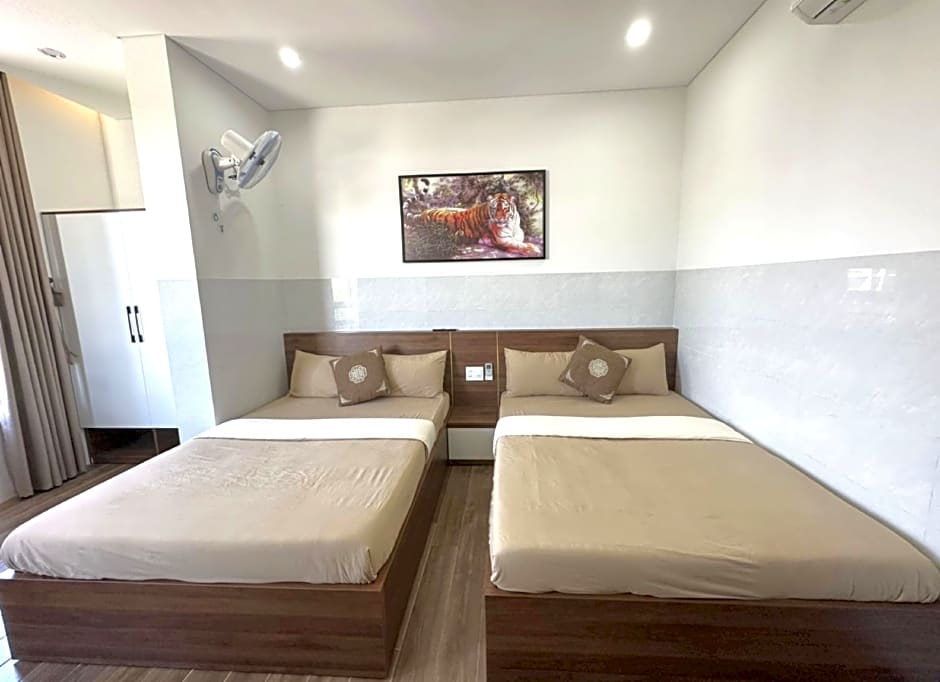 OYO 1193 Huynh Gia Hotel