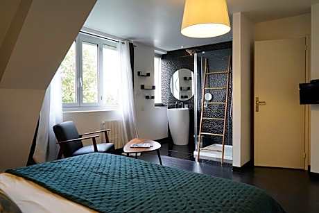 Double or Twin Room with Private Bathroom