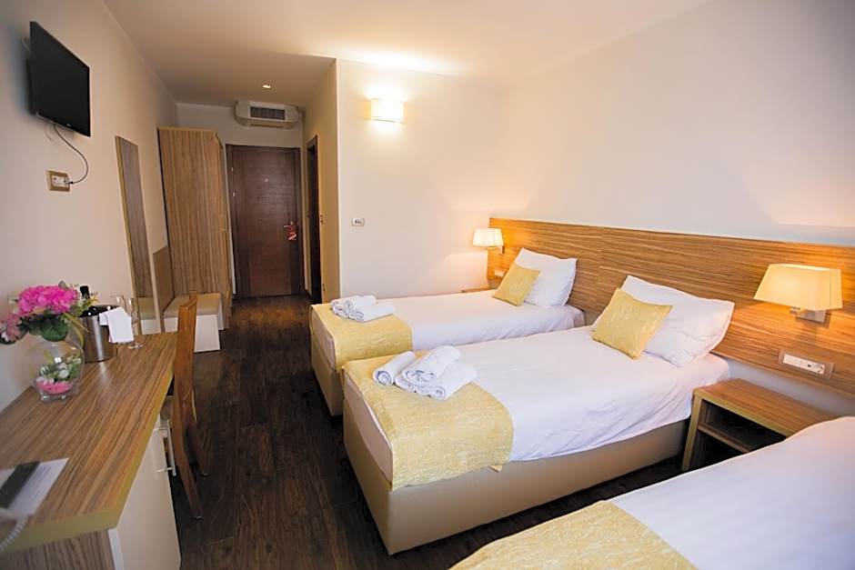 Hotel Luna