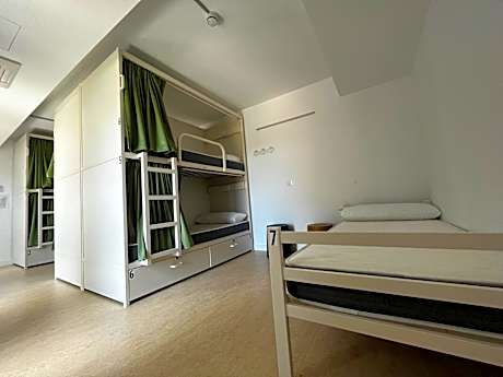 Mixed Dormitory Room