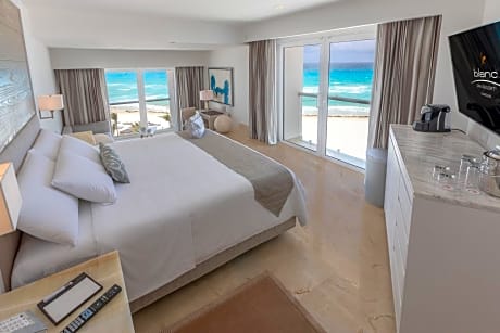 Royale Junior Suite Ocean View - King Size  Bed