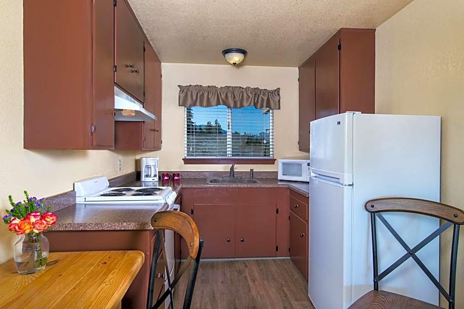 Tahoe Lakeshore Lodge & Spa