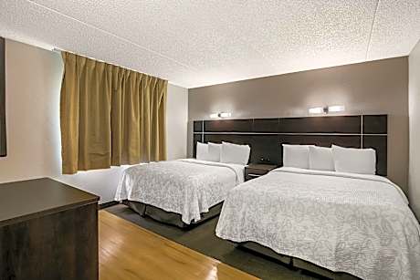Suite 2 Queen Beds Smoke Free