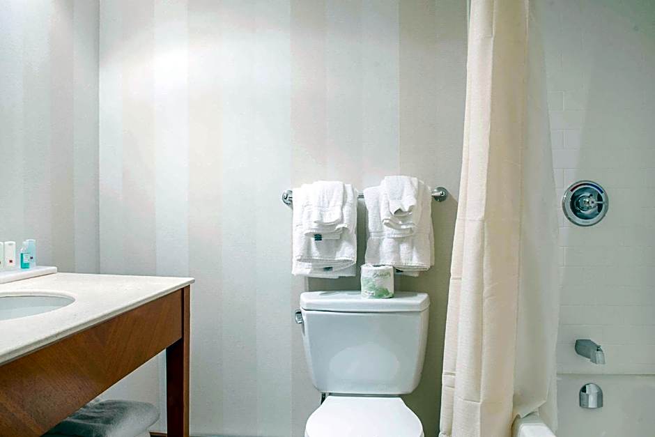 Clarion Hotel & Conference Centre Pembroke