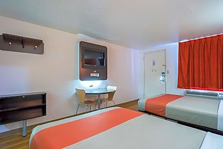 Quadruple Room - Non-Smoking