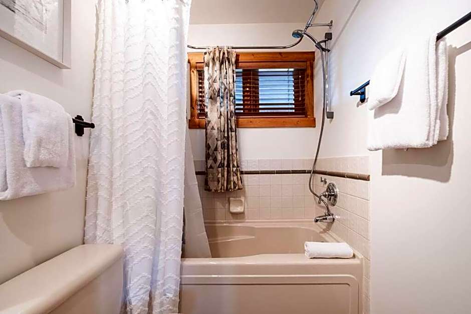 Taluswood Ridge by Outpost Whistler