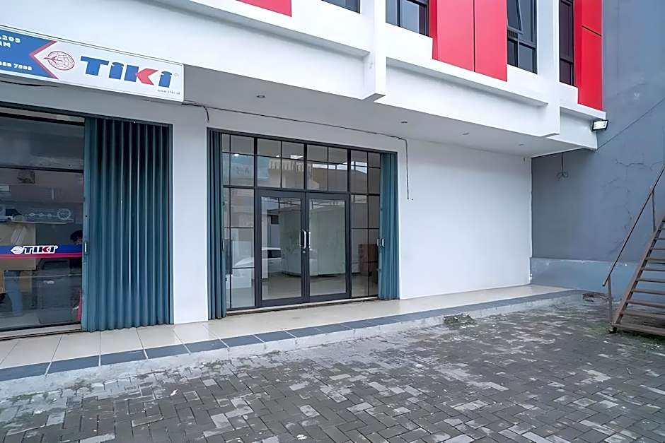 RedDoorz near Stasiun Tangerang