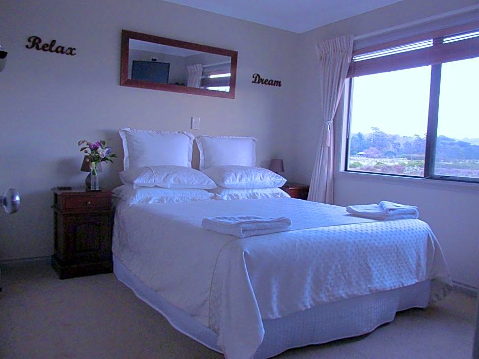 Photo 1 of 2 of Sea View