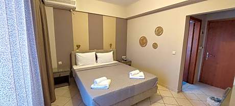 Double Room with Partial Sea View