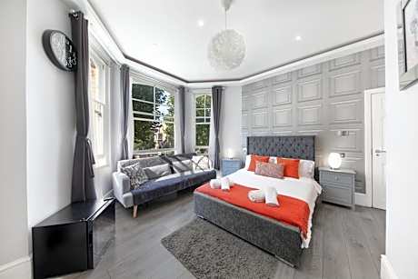 Hackney Suites - En-suite rooms & amenities