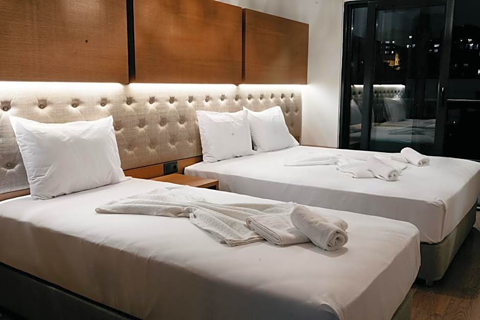 Ceneviz Suit Hotel