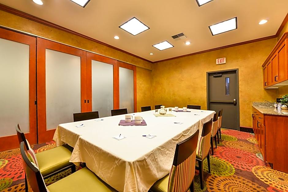 Holiday Inn Express Vancouver North By IHG