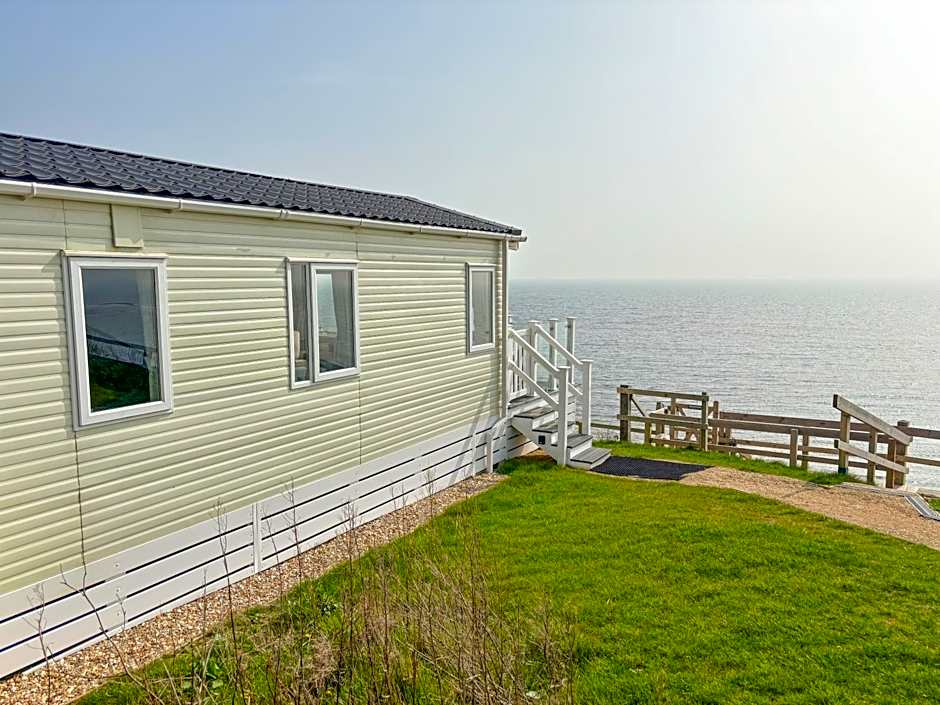 Pemberton Avon pitch 30 Creek Caravan Park dog friendly