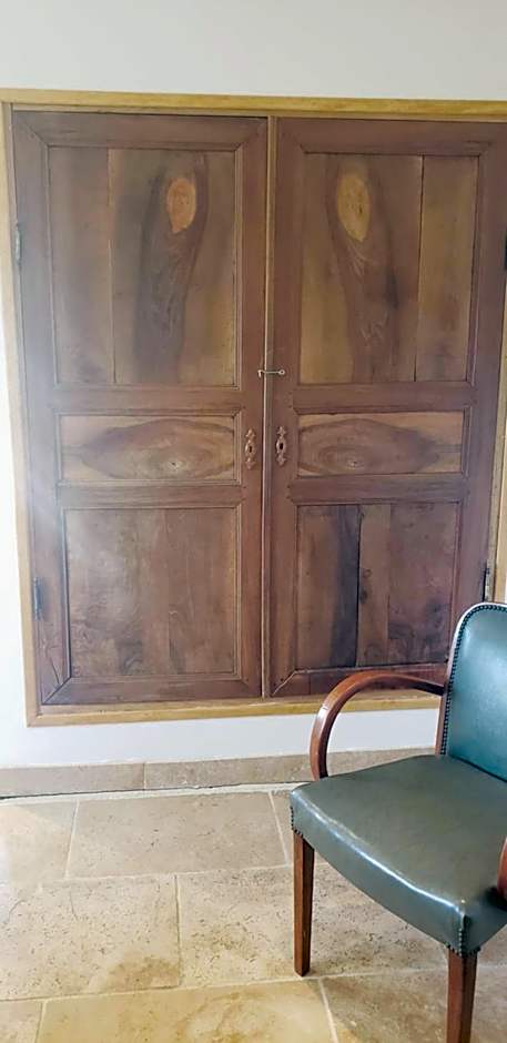 "Les Lauriers" chambre indépendante avec terrasse privée