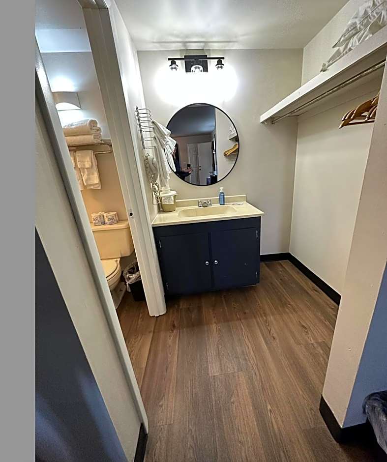 The Roscoe Boutique Motel